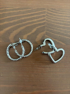 2 pairs of FO earrings like new, silver hoops and hearts