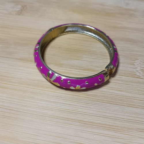 Metal bracelet with gold flowers, fuchsia