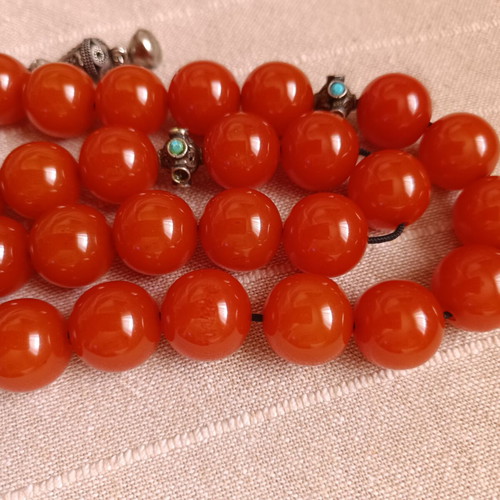 Vintage handmade bakelite mastic komboloi, 33 beads