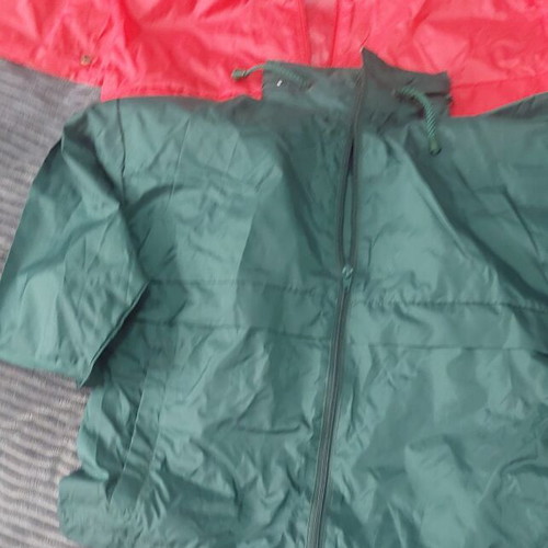 Children's windbreaker jackets like new, set of 2, size 7-8