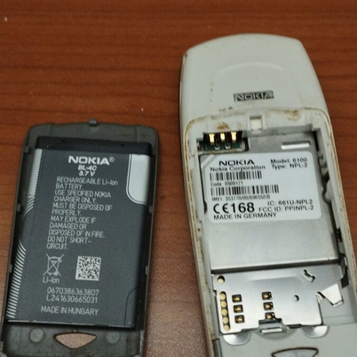Nokia 6100 used, unknown condition, gray