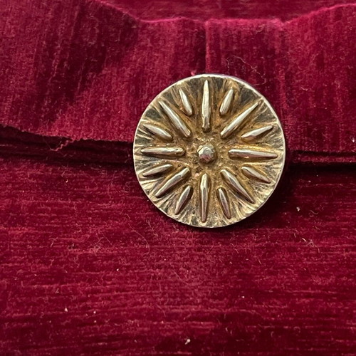 Zolotas pendant with the Sun of Vergina used