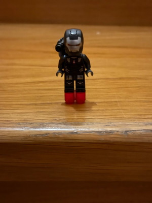 Lego Marvel Avengers Tower War Machine Mech Armor figure like new