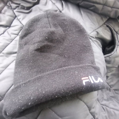 Fila πλεκτό μαύρο σκουφάκι μεταχειρισμένο