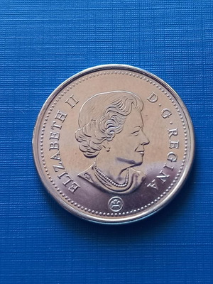 Canada 25 cents 2014 and 2022 coins like new