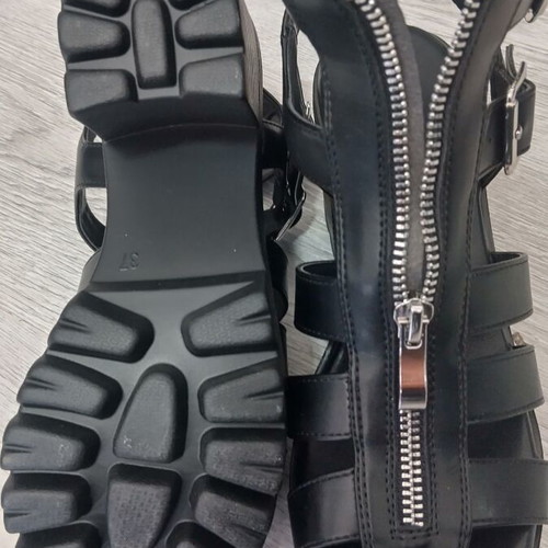Catwalk women's shoes new, black, size 37, platform sandals