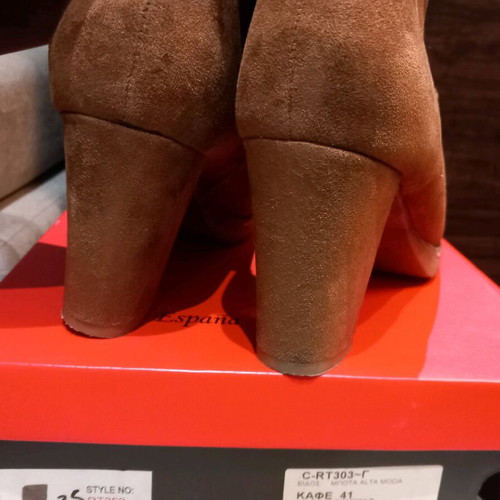 Alta Moda tall brown suede boot like new, size 41