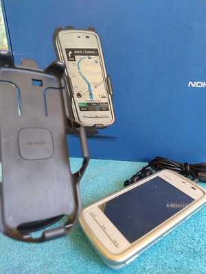 Nokia 5230 vintage mobile phone used, with OVI maps support