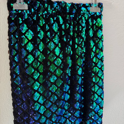 Mochy velour skirt with sequins like new, diamond pattern