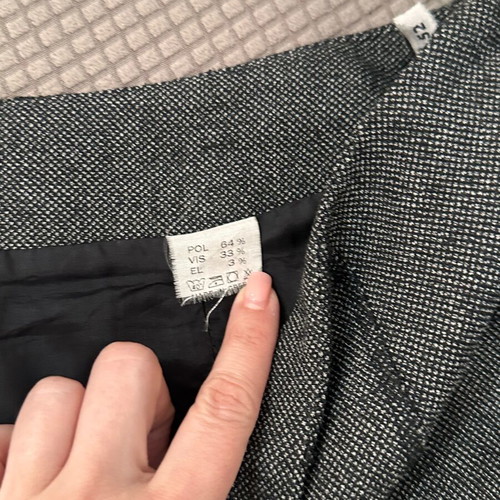 Gray textured skirt like new, size 52