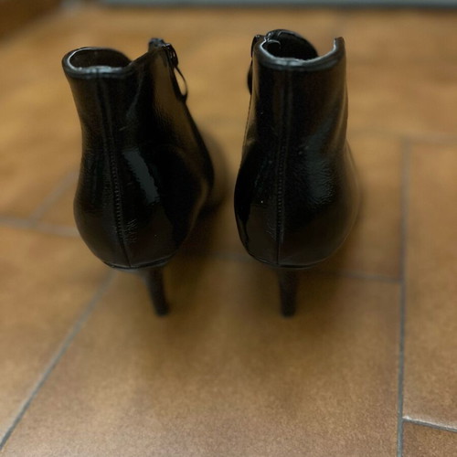 Black patent pointed ankle boots new, size 39