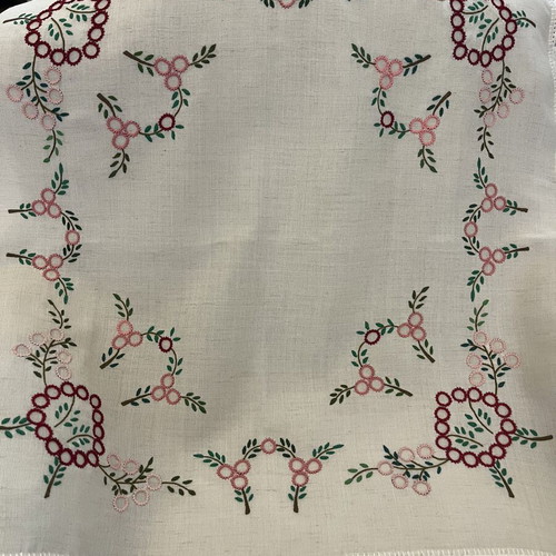 Handmade tablecloth 74×74 cm like new, embroidered floral design