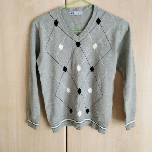 Classic V-Neck Sweater Ativo used, Argyle pattern, size 14