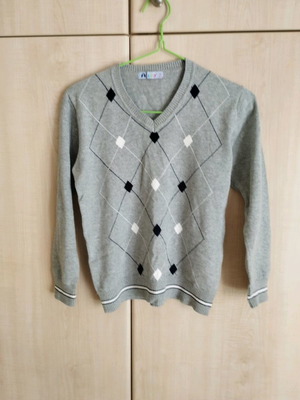 Classic V-Neck Sweater Ativo used, Argyle pattern, size 14
