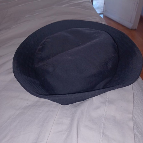 Fishing hat like new, black, size M