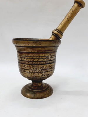 Antique brass mortar and pestle used, heavy, patina