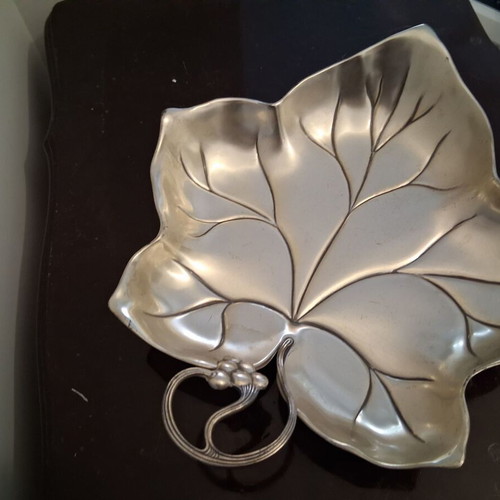 Metal decorative bowl like new, 29×25 cm