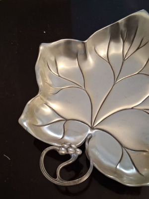 Metal decorative bowl like new, 29×25 cm