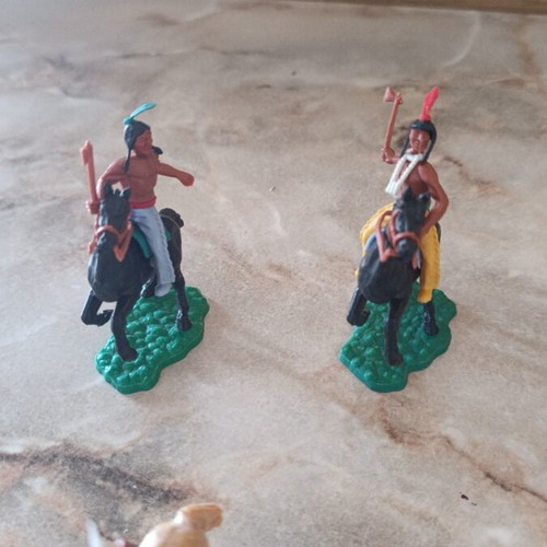 Timpo set of 6 Indian horsemen figures