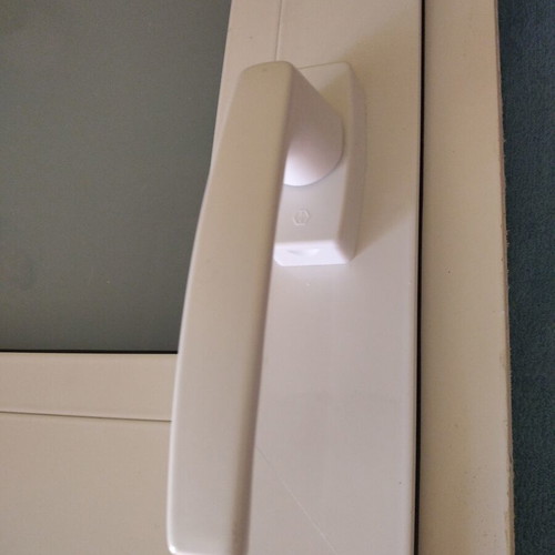 Europa 850 Aluminum Single-Leaf Window with Double Glazing and Vertical Screen, Like New
