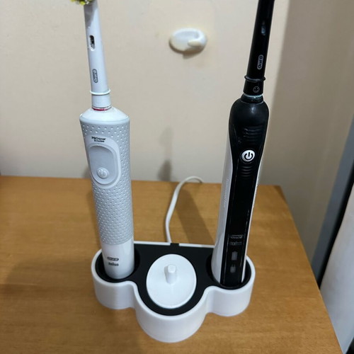 Toothbrush holder for 2 with charger slot new