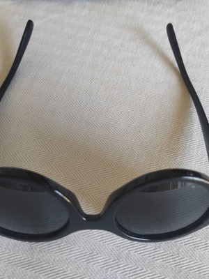 Γυαλιά ηλίου Le Specs The Dandy μεταχειρισμένα, μαύρος οβάλ σκελετός