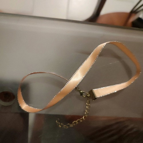 Choker necklaces used, velvet and satin ribbons with pearl and apricot color