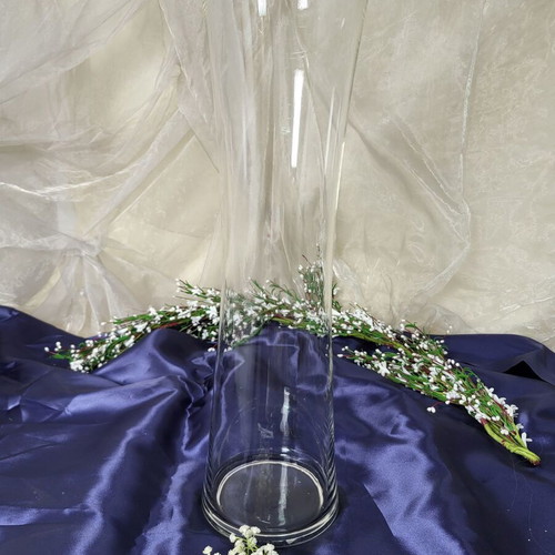 Tall glass vase 59cm like new, ideal for weddings and events