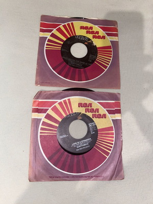 Eurythmics Sweet Dreams & Love Is A Stranger 2 records like new from USA