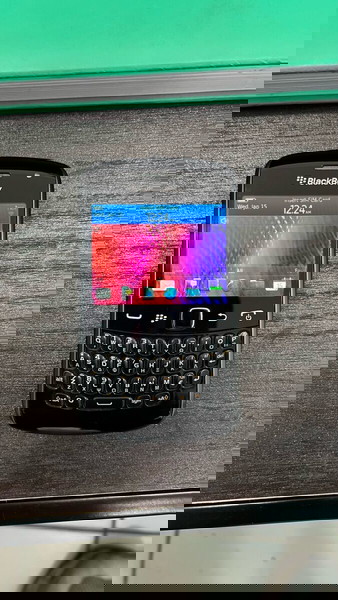 blackberry 9380 9.5/10