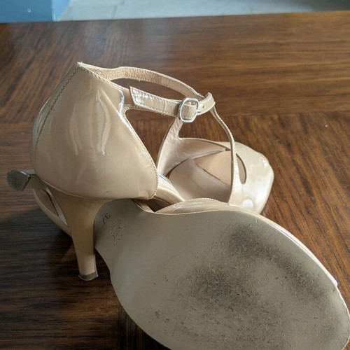Sagiakos nude leather high-heeled sandals size 37 like new