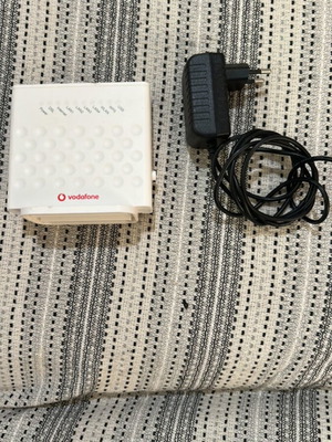 Router Vodafone σαν καινούργιο με μετασχηματιστή