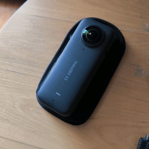 Insta360 X3 Ultimate Kit like new, snow pack, bundle