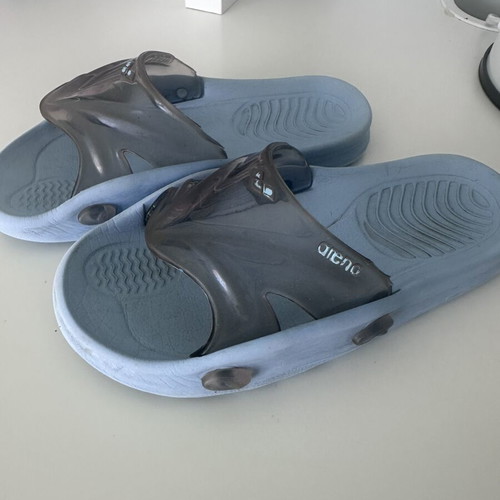 Arena kids' slippers size 26 used, turquoise