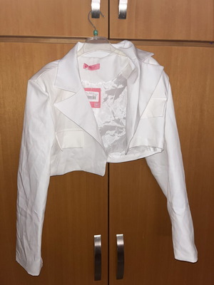 Crop blazer size M, white, new with tags
