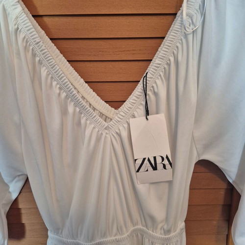 Zara white summer dress size S new with elasticity and nice neckline