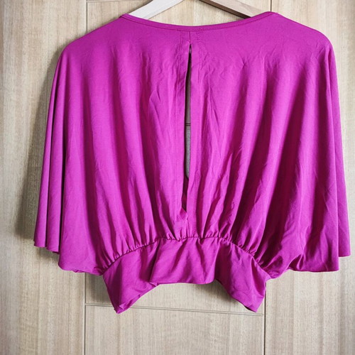 Toi & Moi short fuchsia blouse like new, size L