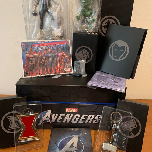 Avengers Earth's Mightiest Edition PS4 collector's used, excellent condition