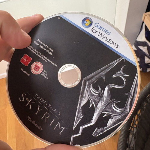 Skyrim game for PS3 and Windows, like new