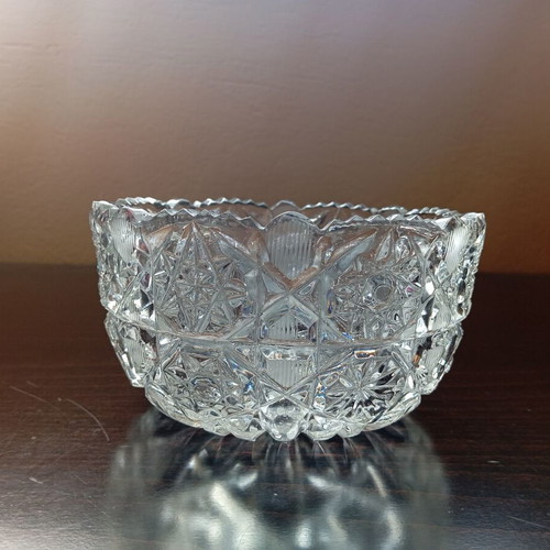 Vintage crystal bowl like new with carved designs