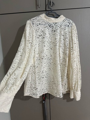 Πουκάμισο μπλούζα H&M άσπρο σαν καινούργιο, τρυπητή κυπουρ, μέγεθος XL