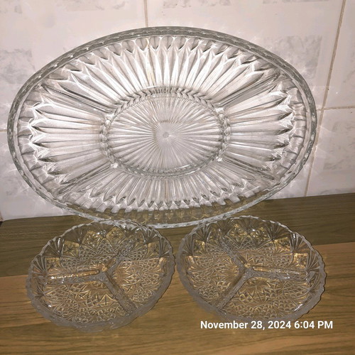 Glass platter and 2 plates like new for nuts