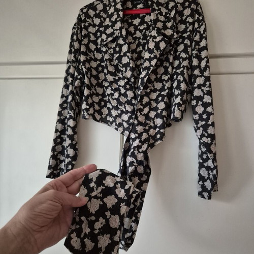 Wrap shirt like new, soft fabric, white and gray, size L