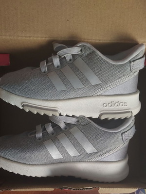 Adidas children's athletic shoes used, size 22-23