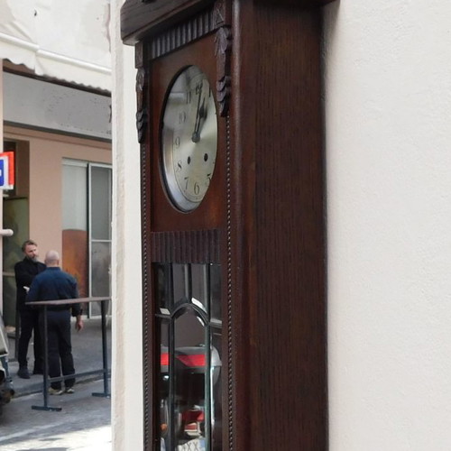Wooden German Art Deco wall clock in excellent condition