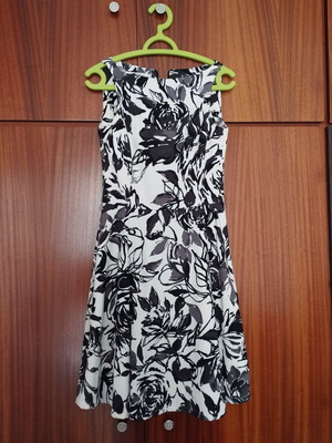Zara black and white dress small, like new