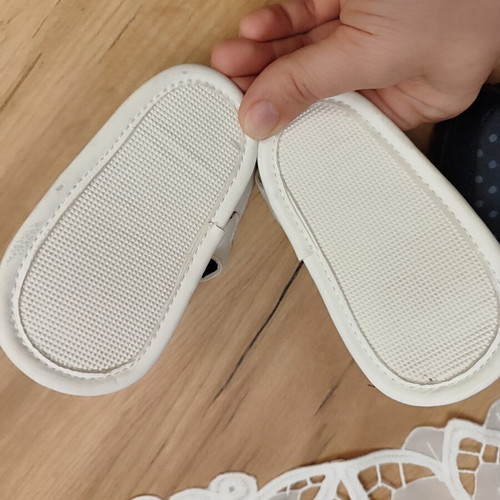 2 pairs of baby shoes size 17, new