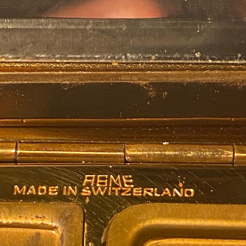 Vintage New York Metal Powder Compact used, 70s makeup souvenir