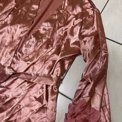 Women's robe like new, size Large, pink