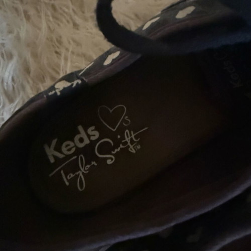 Keds Taylor Swift Collection 36 athletic shoes like new, white and blue